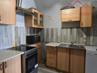 Prodej rodinného domu 6+1 se zahradou, obec Holedeč u Žatce - 2