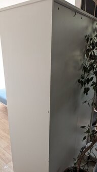 BÍLÁ ŠATNÍ SKŘÍŇ IKEA SE ZRCADLEM 2X - 2