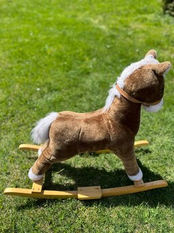 Plysovy houpaci konik - 2