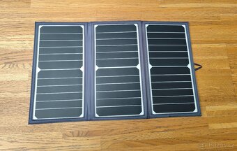SKLÁDACÍ SOLÁRNÍ PANEL AlzaPower MAX-E 21W - 2