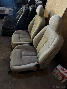 Prodám sedačky přední z Mercedes-Benz W211 kombi (2003) - 2