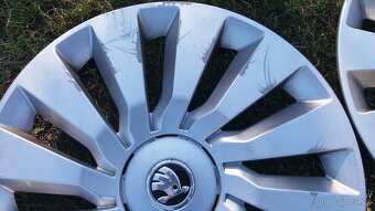 originální plastové poklice Škoda velikost 16" / použité - 2