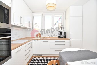 Pronájem bytu 2+kk, 52 m2, vč. parkovacího stání, Holešovice - 2