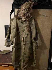 Maskovací přehoz/základ na ghillie/ a nějaký zbytek juty. - 2