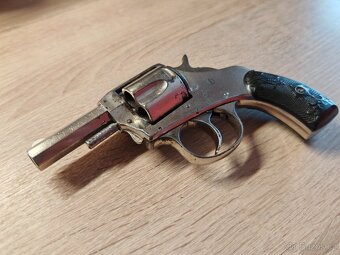 Historický revolver American Bull Dog cal.38 CF - 2