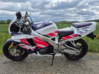 Honda CBR 900 SC28 - 2