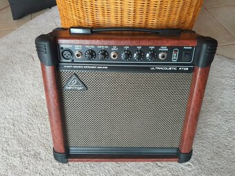 Akustické 15W kombo Behringer Ultracoustic  AT108 - 2