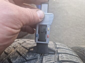 Zimní pneu Pirelli 275/50/20 - 2