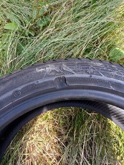 235/45R18 - 2