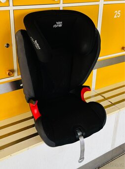 TOP stav - autosedačka Britax Römer KIDFIX SL (15-36 kg) - 2