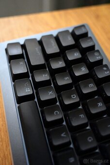 Mechanická klávesnice Cooler master ck721 - 2