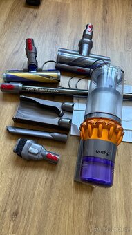 Dyson v15 detect absolute 2023 - 2