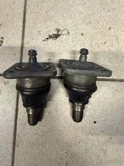 Kulové čepy na aviu - 2