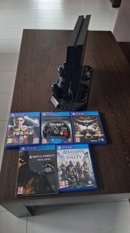 PS4 500 GB standard edice, stojan, ovladač - 2