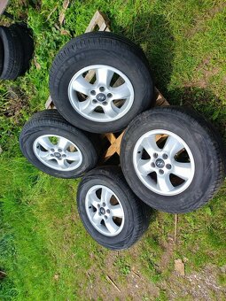 // Alu Hyundai Santa Fe R16 Zánovní letní pneu // - 2