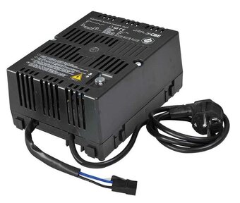 Prodám napájení a nabíječku CB-516-3 16A - 2