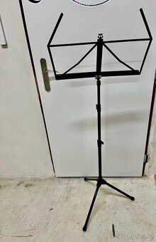 Stojan na noty. 3 patrový. - 2