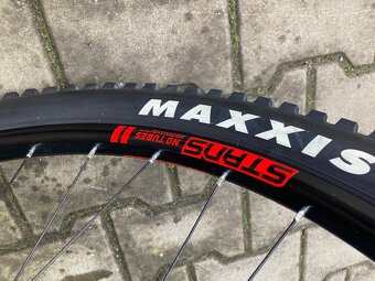 Celoodpružené karbonové kolo na 29” - L rám - 2