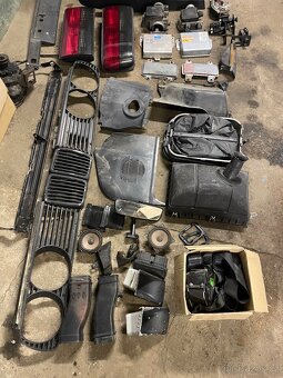 Prodám díly na bmw e30 - 2