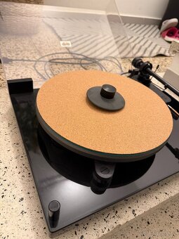 Gramofon Pro-Ject – skvělý stav, - 2