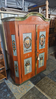 malovaná skříň - 2