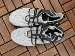 Chlapecké běžecké boty Nike vel. EU 42,5 - 2