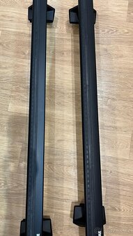 THULE WingBar Evo Černé - Seat Leon 5-dr. Hatchback 2020-> - 2
