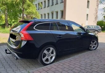 Volvo V60 D4 Geartronic R-Design - 2