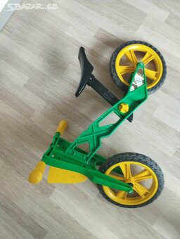 Plastové dětské odrážedlo - 2
