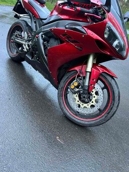 Yamaha r1 1000 - 2