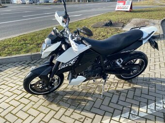 KTM 690 DUKE Bílá/černá - 2