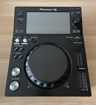 2 x Pioneer DJ XDJ-700 + Pioneer DJM 900NXS - 2
