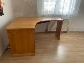 Masivní stůl pracovní/školní - 2