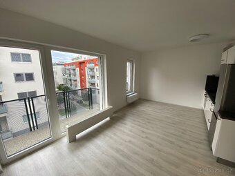 Pronájem bytu 2kk Olomouc - komplex Wolkerka - 2