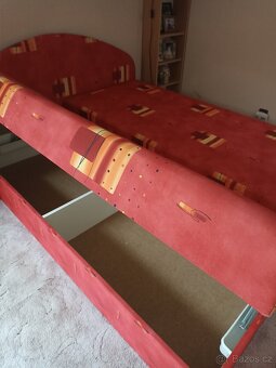 Prodám čalouněnou manž.postel. - 2