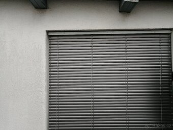 výsuvně-posuvné dveře 400x200 a venkovní žaluzie - manuální - 2