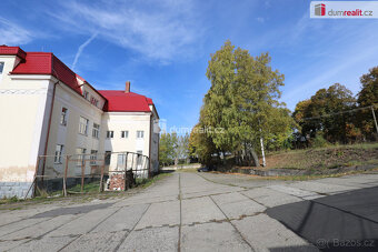 Dům vhodný k ubytování s parkovací plochou pro až 50 automob - 2