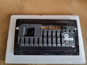 2DIN autorádio s Androidom 9 palcový displej - 2