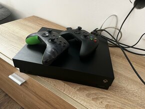 Xbox one x 1 TB - 2