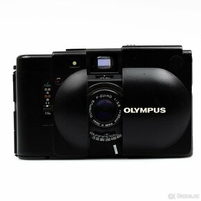 Olympus XA, objektiv Zuiko 35mm 2,8 - 2