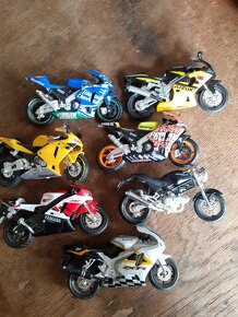 Modely motorek Maisto. - 2