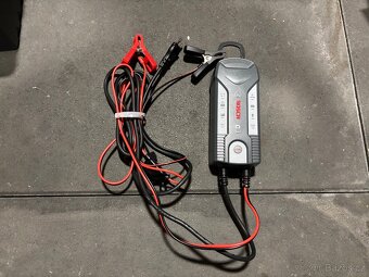 nabíječka autobaterií Bosch C3 , záruka ještě 40 měs. - 2