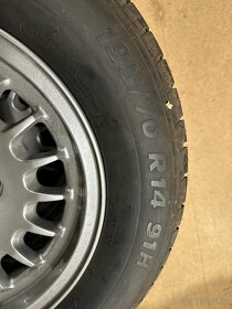 Alu BMW sada 5 x120 po komaxitu a nove pneu 6jx14 - 2