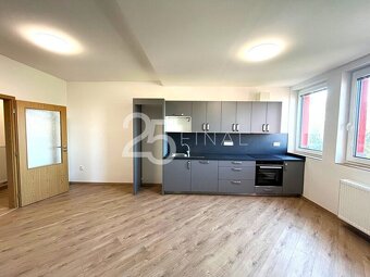 Pronájem bytu 2+kk v Červeném Kostelci po kompletní rekonstr - 2