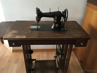 Starožitný šicí stroj Bobbin - 2