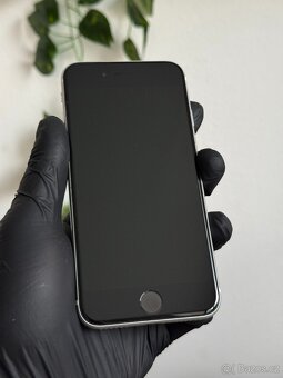 iPhone SE (2020) 64GB bílý - 2