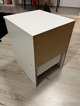 Noční stolek Ikea Malm - 2