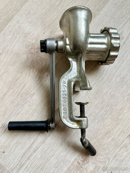 Mlýnek na maso - 2