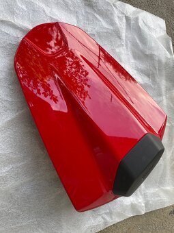 Ducati Monster 937 - originální kryt sedla - krovka - 2