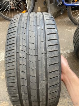 Letní pneu 225/40 r18 - 2